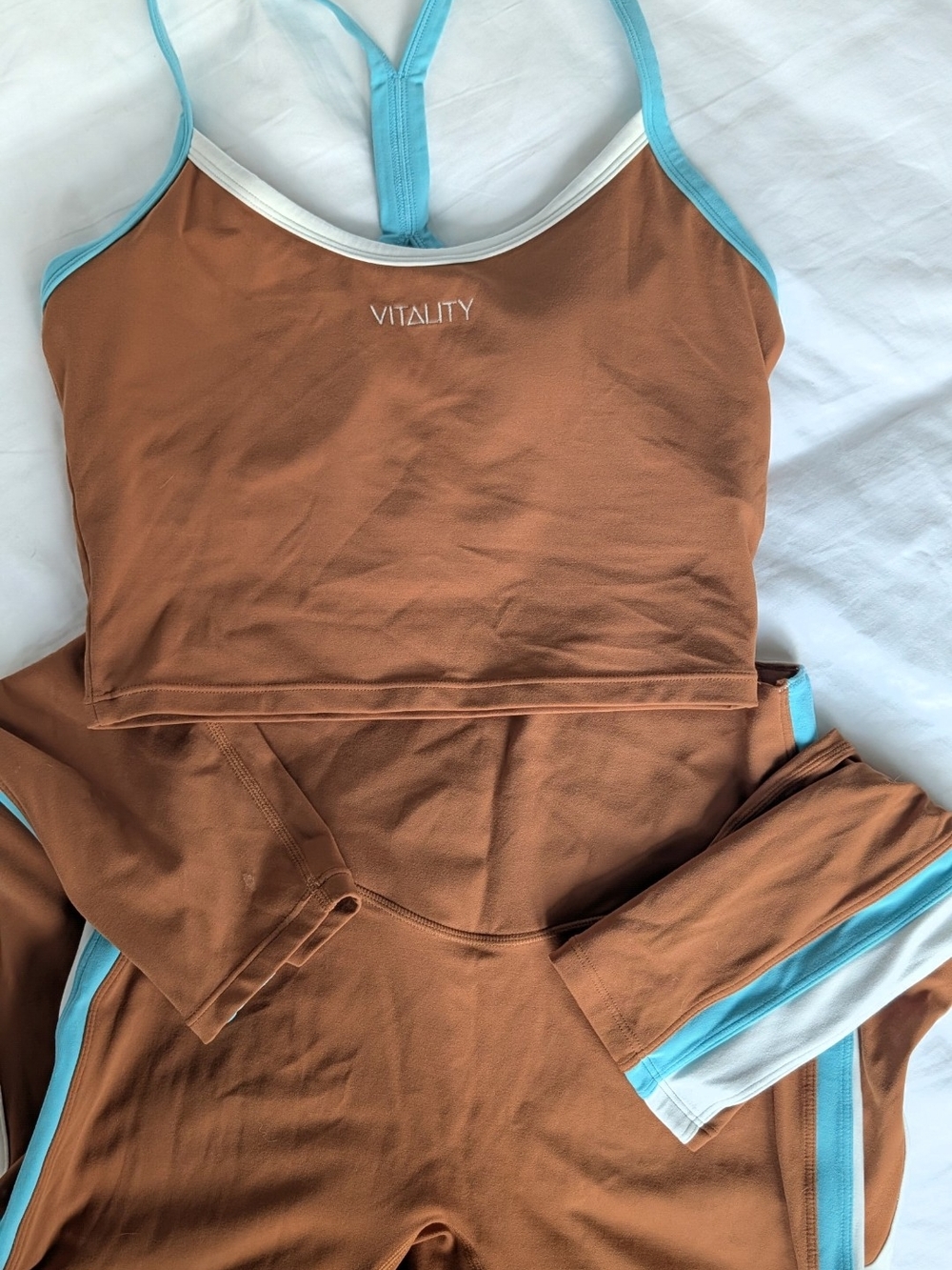 Vitality Cloud II Toffee Contrast Set: Tank, Sports Bra, Leggings + Shorts - Picture 3 of 14